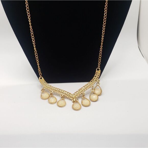 Beautiful Necklace Lot - Picture 7 of 8